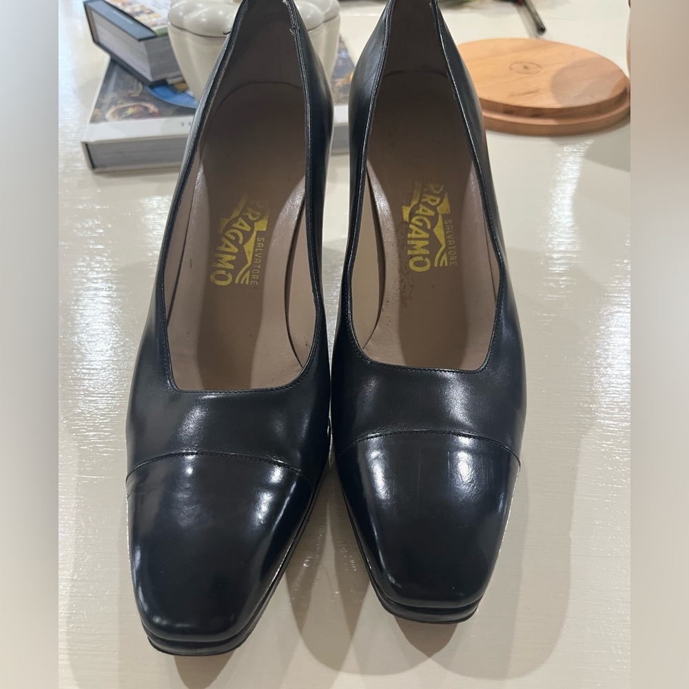 Salvatore Ferragamo black pumps size 10